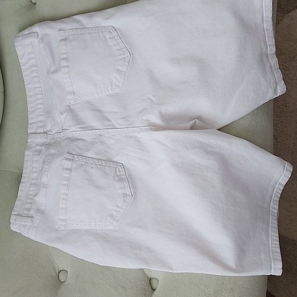 Bermuda shorts - Picture 3 of 6